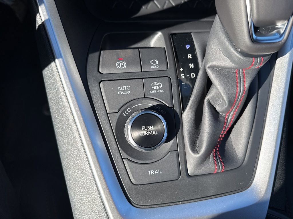 New 2025 Toyota RAV4 SE image 22
