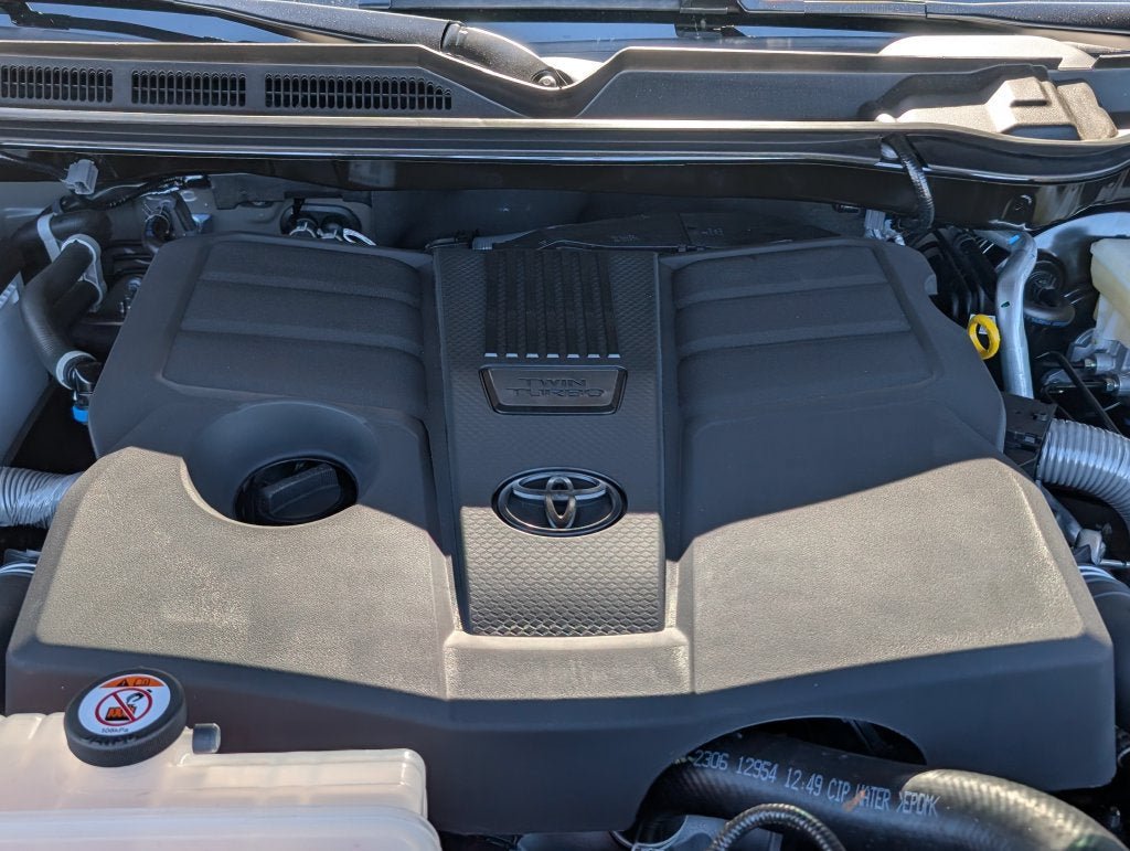 New 2026 Toyota Tundra Platinum w/ TRD Off-Road Package AWD/4WD image 38