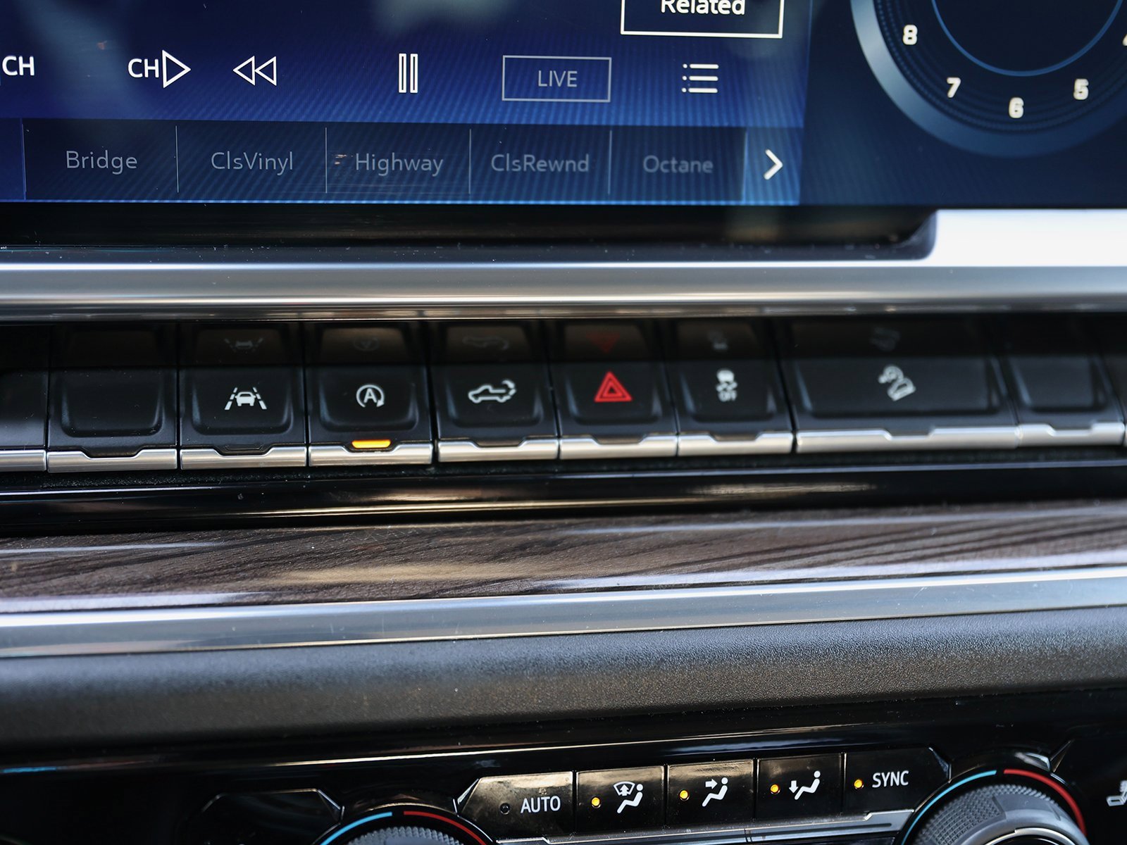 Used 2023 Chevrolet Silverado 1500 RST image 28