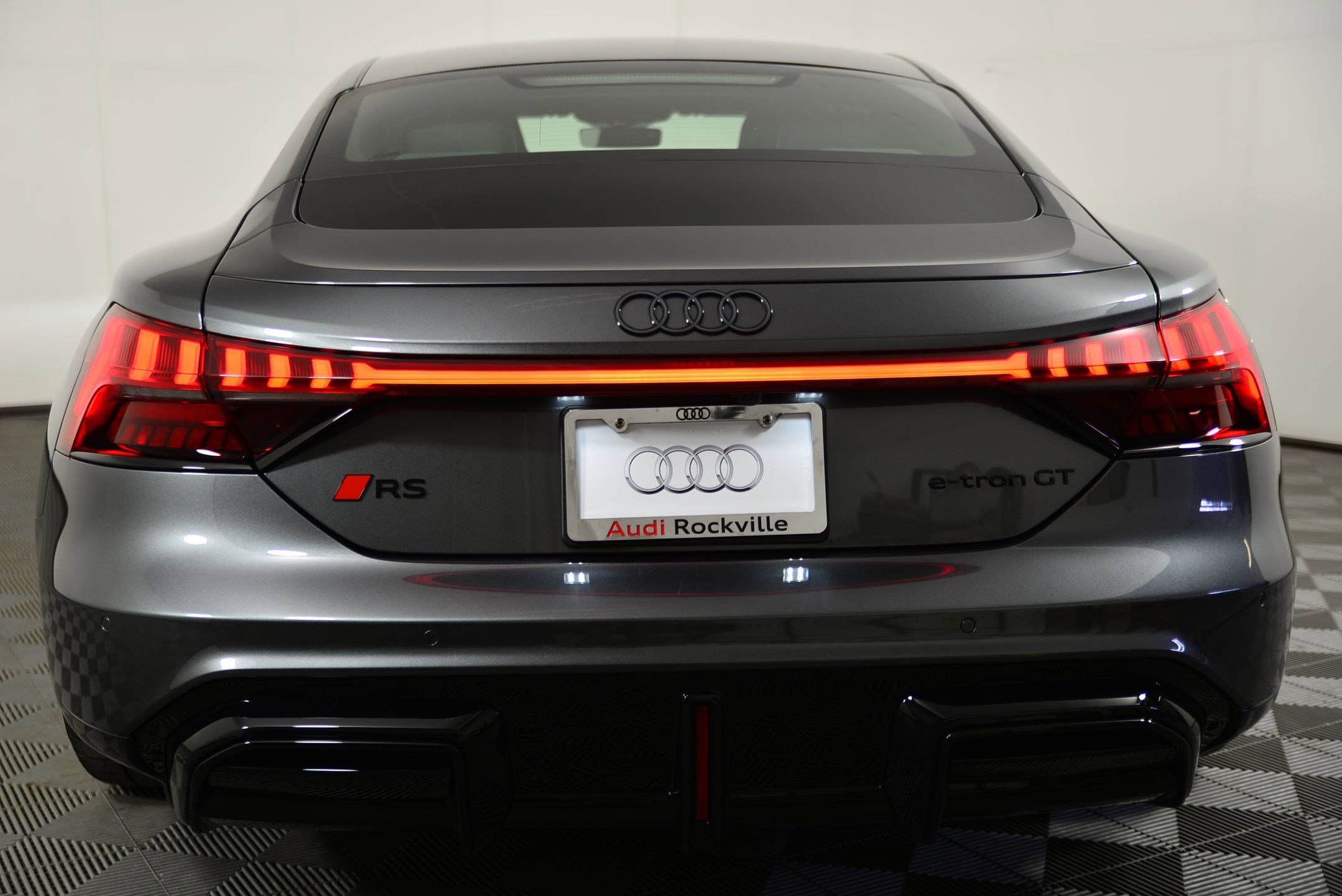 New 2025 Audi RS e-tron GT performance image 8