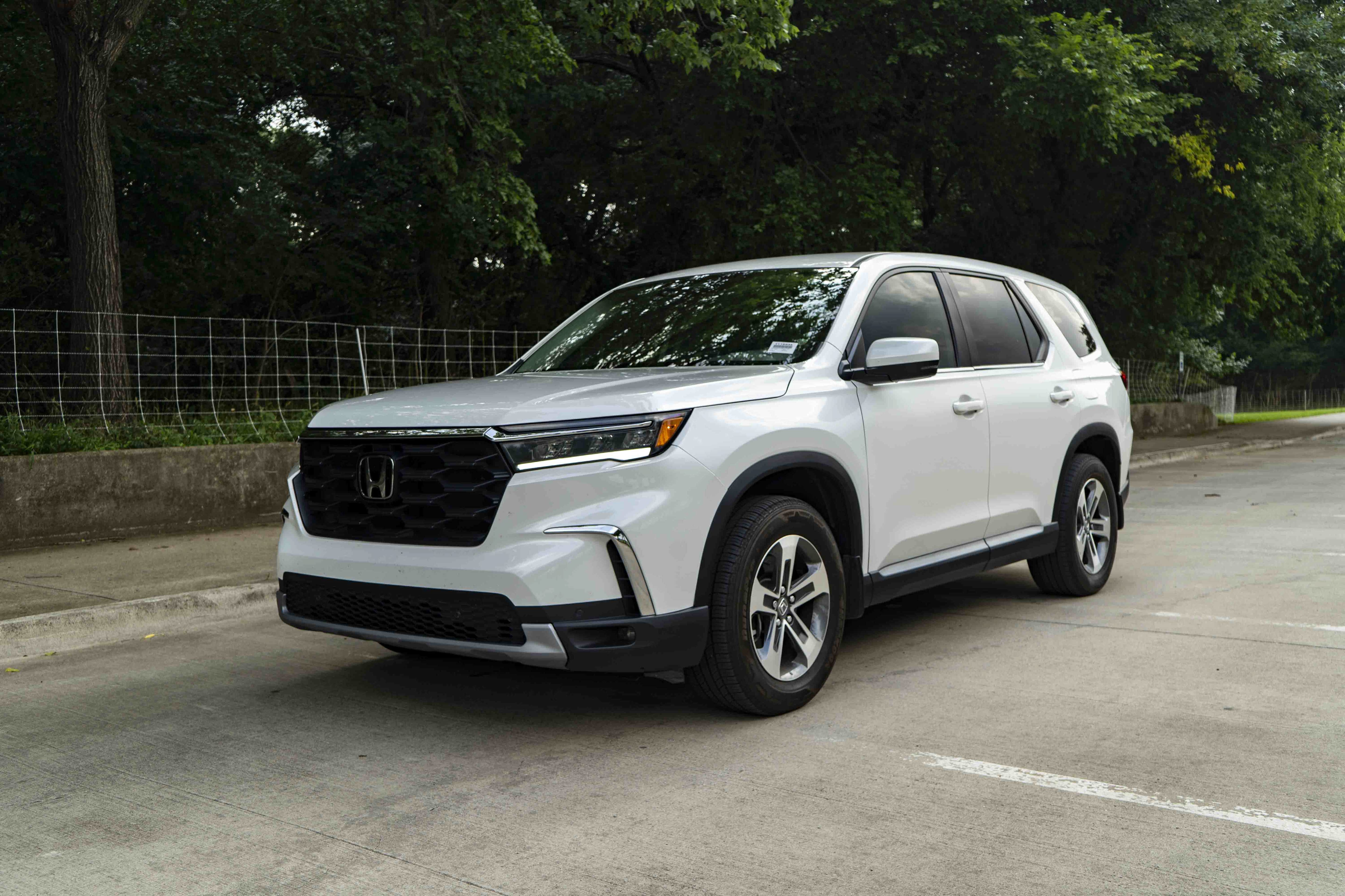 Used 2025 Honda Pilot EX-L image 5
