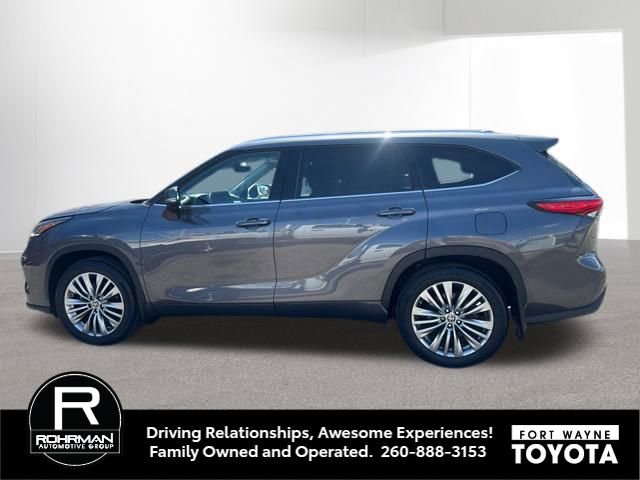 Used 2022 Toyota Highlander Platinum image 5