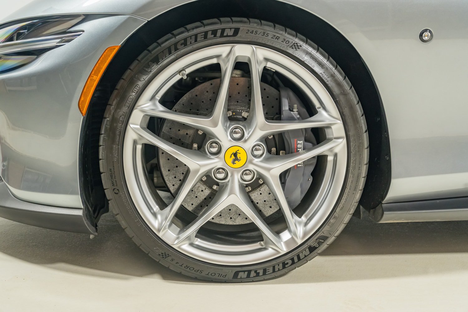 Used 2022 Ferrari Roma RWD image 12
