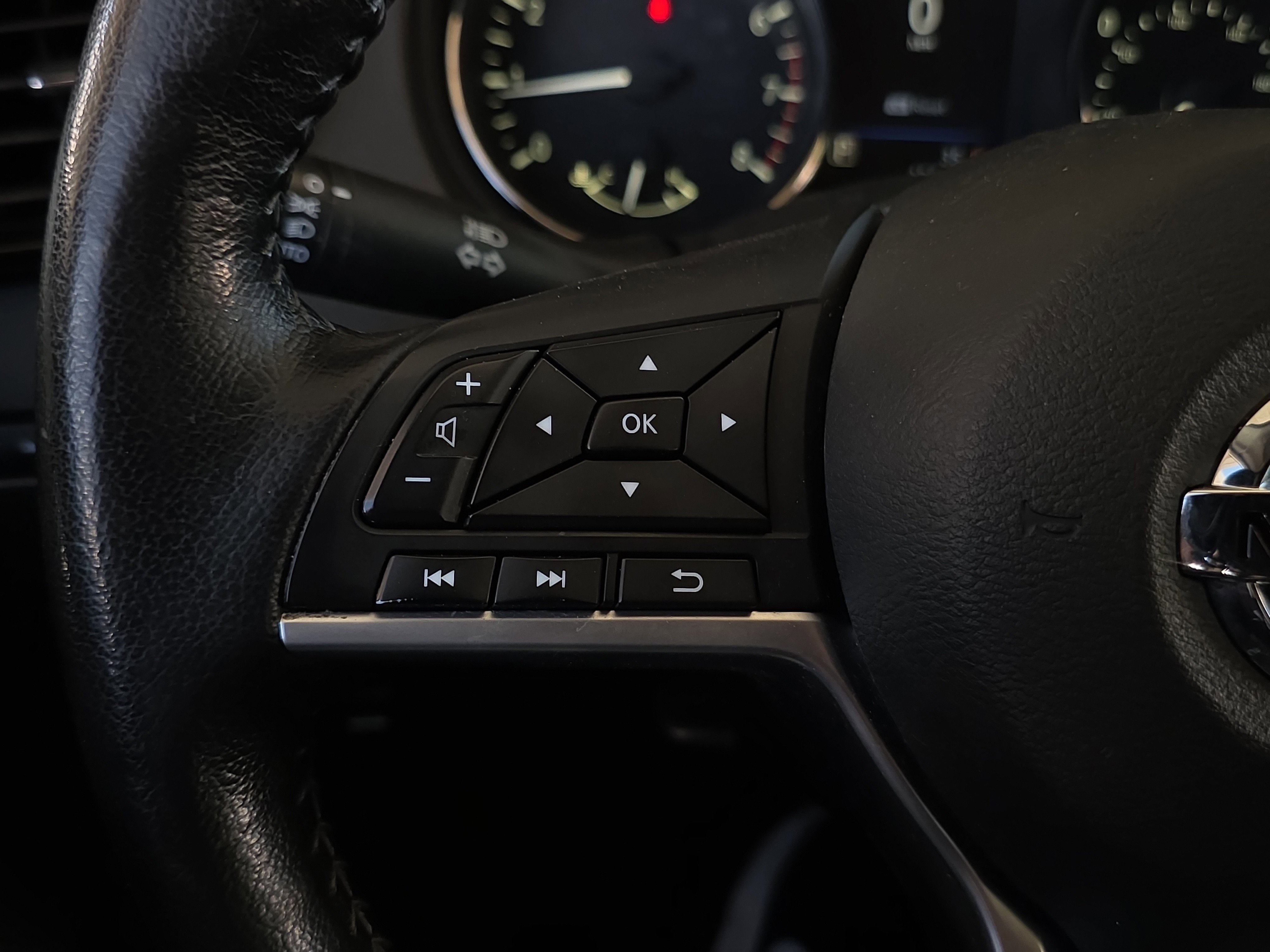 Used 2020 Nissan Rogue Sport SL image 11