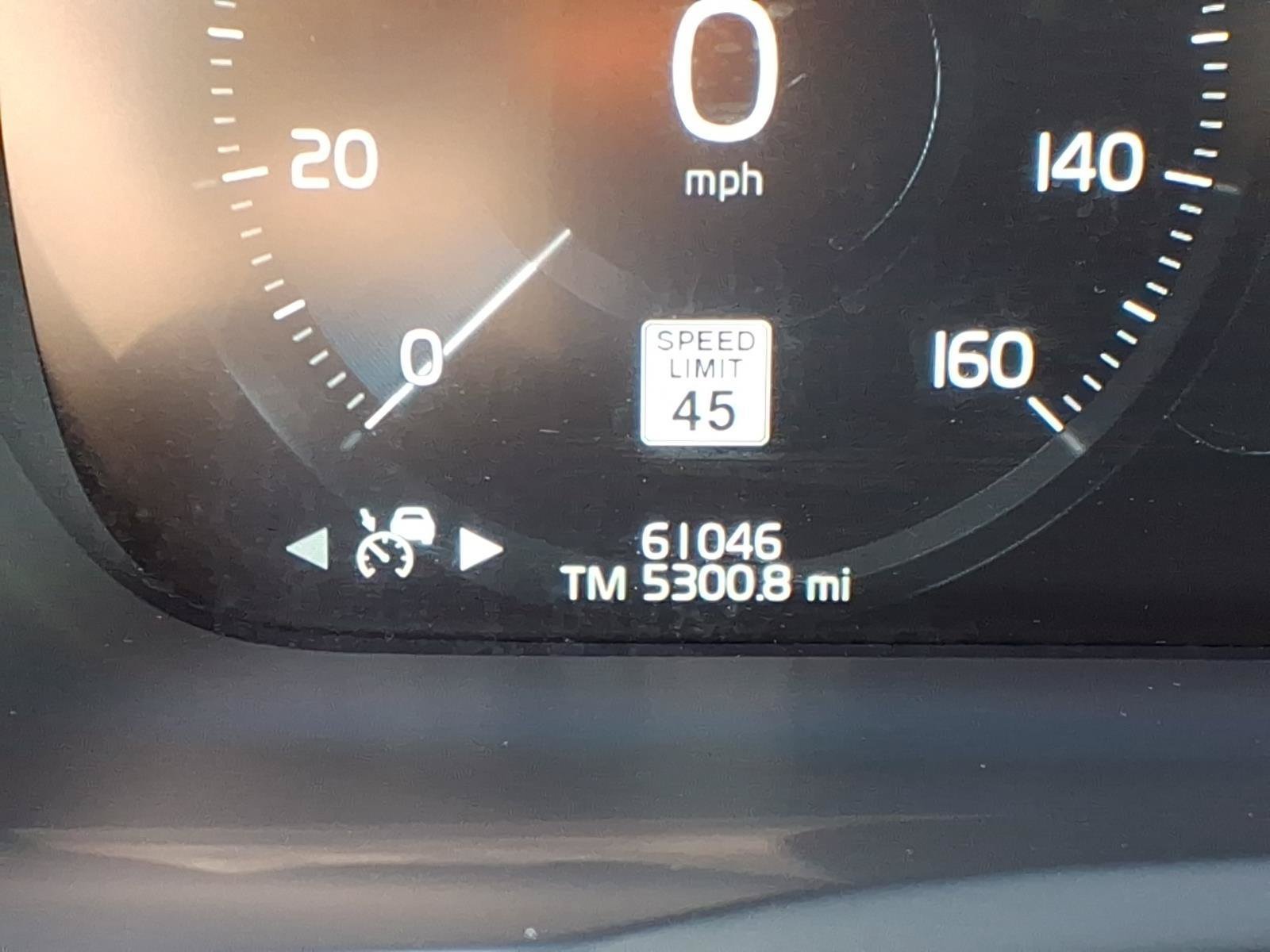 Used 2020 Volvo XC90 T5 Momentum w/ Protection Package Premier FWD image 28