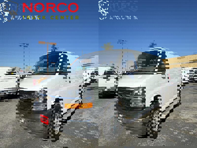 Used 2023 Chevrolet Express 2500 w/ Driver Convenience Package image 6