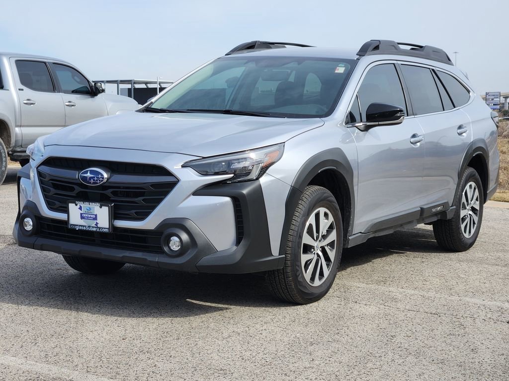 Used 2025 Subaru Outback Premium image 2