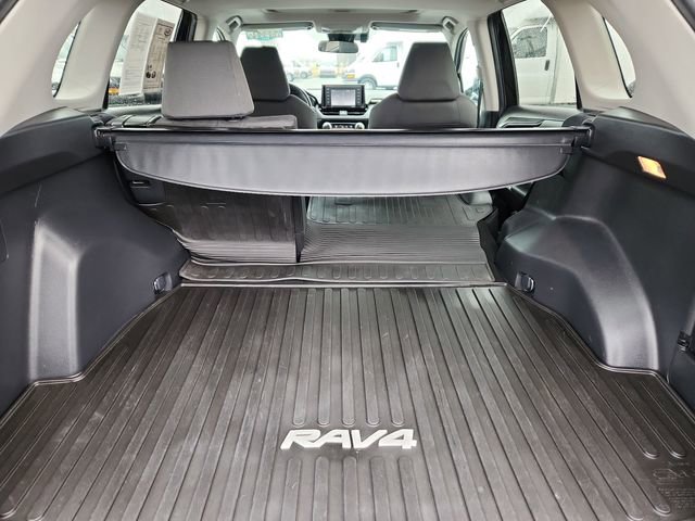 Used 2021 Toyota RAV4 XLE w/ Convenience Package image 33