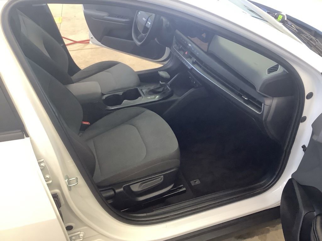 Certified 2025 Kia K4 LXS FWD image 13