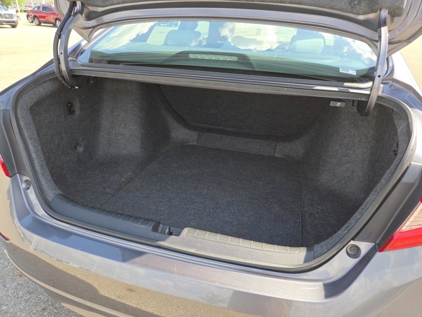 Used 2018 Honda Accord LX image 17