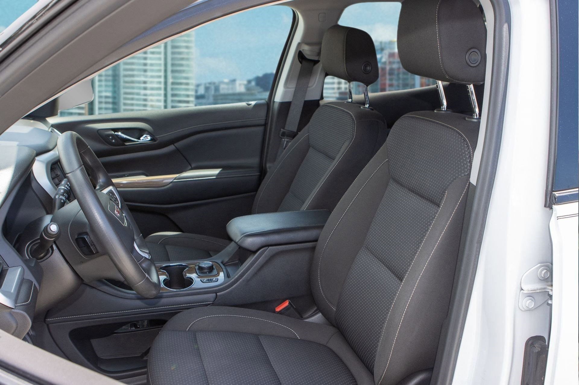 Certified 2022 GMC Acadia SLE w/ Driver Convenience Package image 7