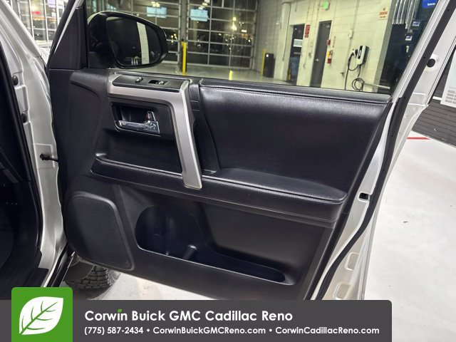 Used 2018 Toyota 4Runner SR5 Premium AWD/4WD image 33