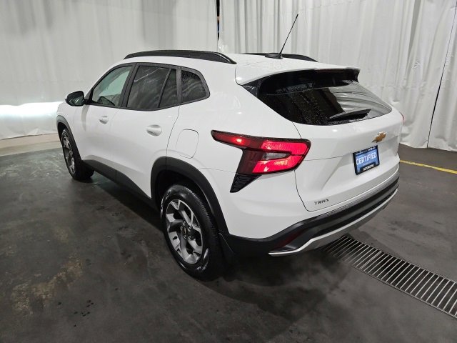 Certified 2024 Chevrolet Trax LT w/ LT Convenience Package image 5