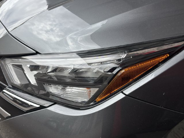 Used 2025 Nissan Versa S w/ Trunk Package FWD image 15