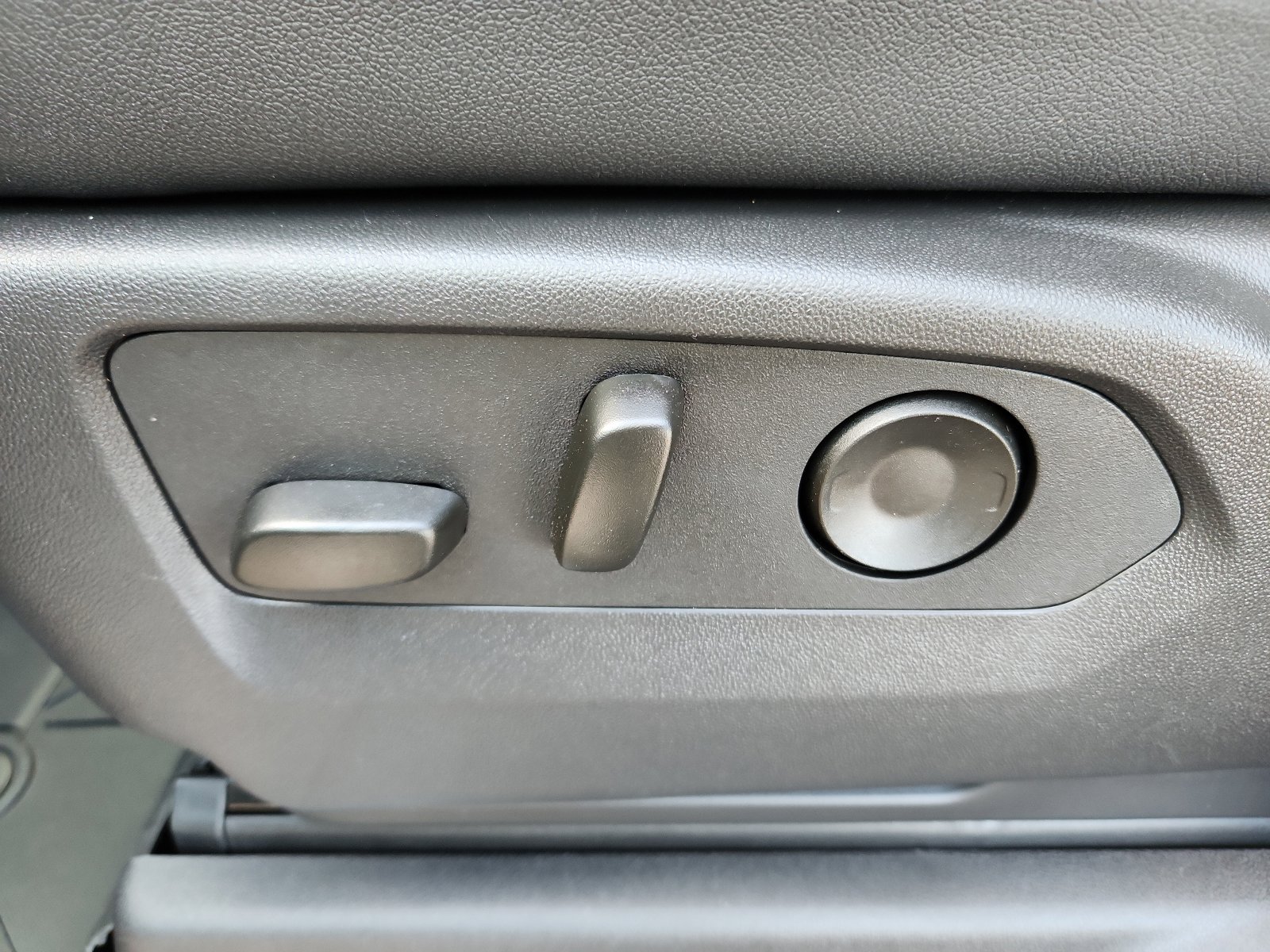 New 2026 Chevrolet Silverado 1500 ZR2 image 12