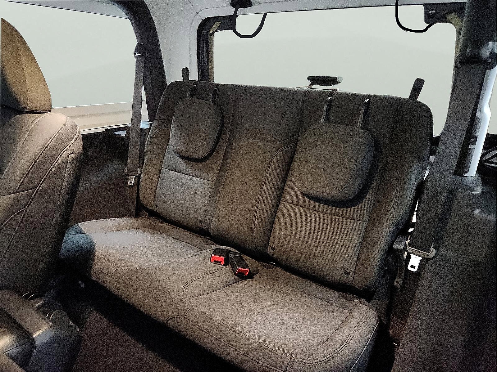 Used 2019 Jeep Wrangler Sport image 9