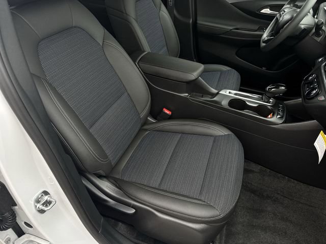 Certified 2025 Buick Envista Preferred w/ Advanced Safety Package image 27