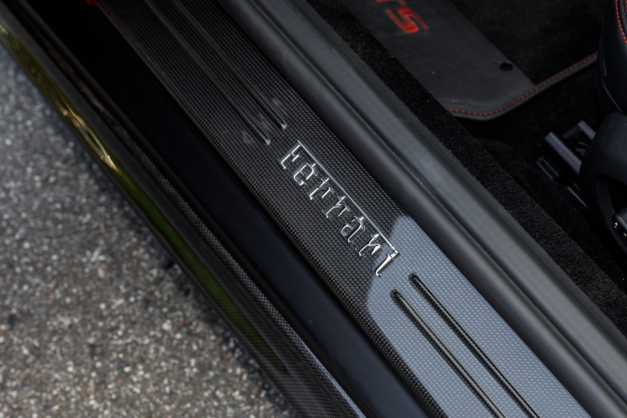 Used 2021 Ferrari 812 GTS RWD image 30