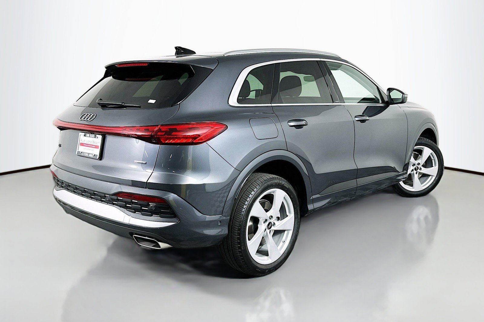 Used 2025 Audi Q5 Premium Plus w/ Premium Plus AWD/4WD image 14