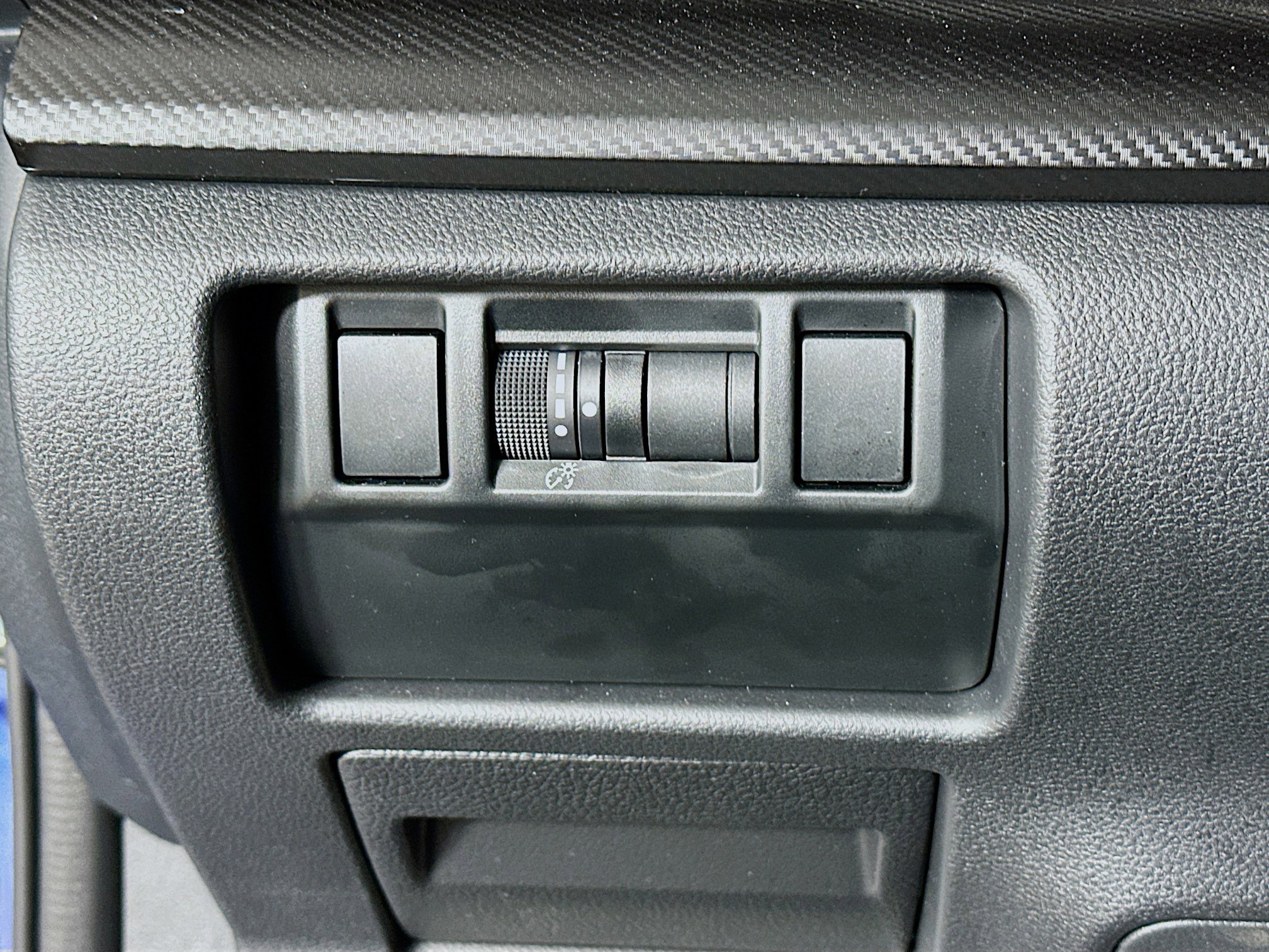 Used 2025 Subaru Crosstrek 2.0i Premium image 17