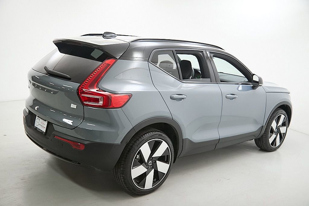 Certified 2023 Volvo XC40 Recharge Ultimate w/ Protection Package Premier image 9