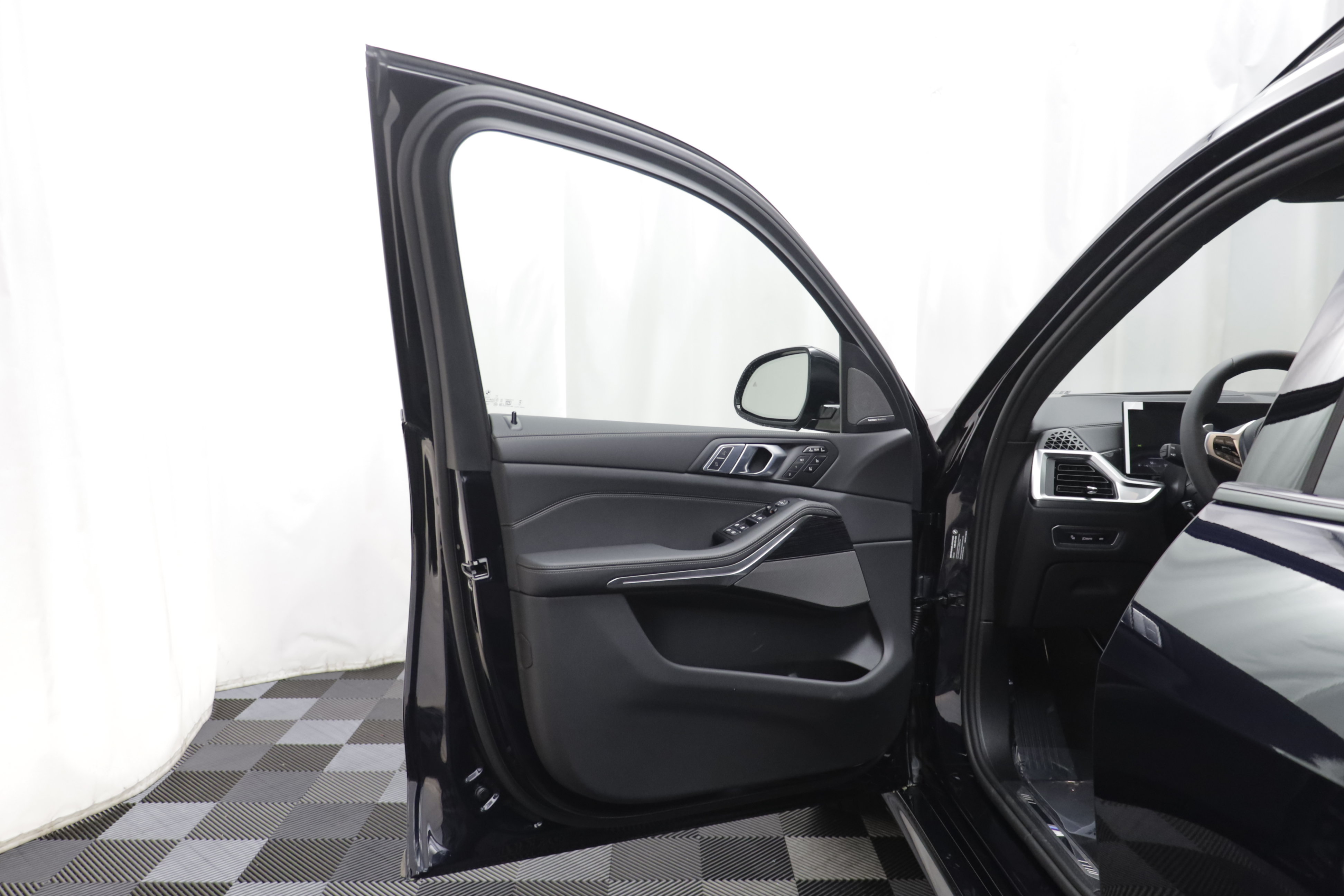 New 2027 BMW X7 xDrive40i w/ Executive Package AWD/4WD image 5