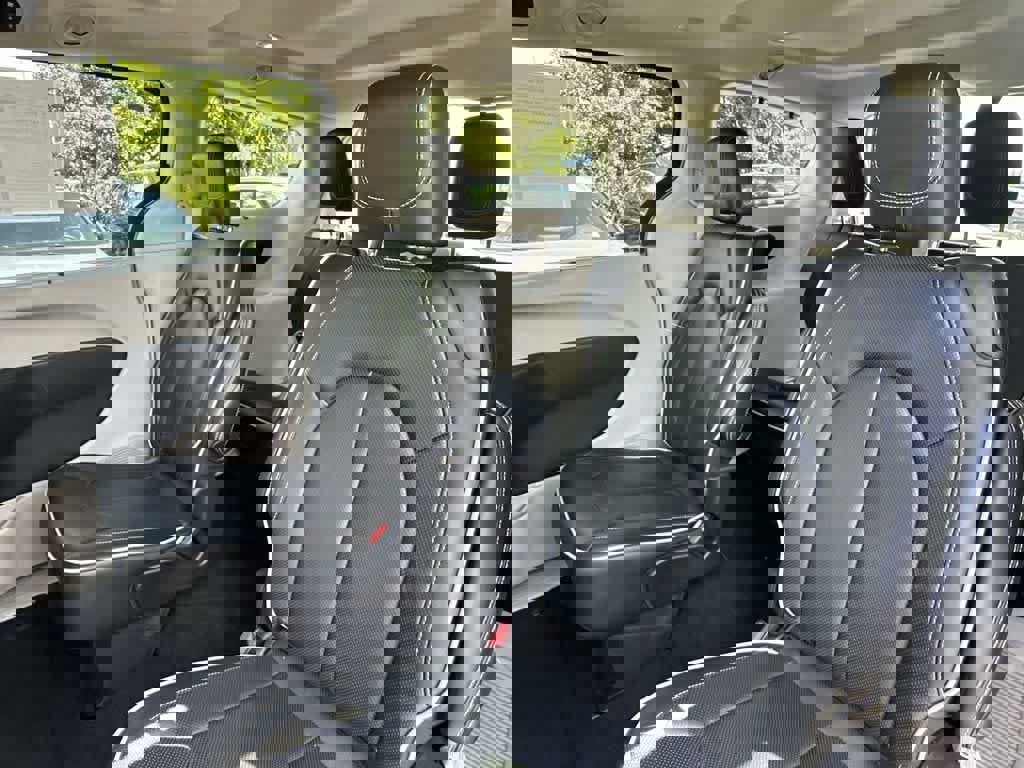 Used 2022 Chrysler Pacifica Limited image 22