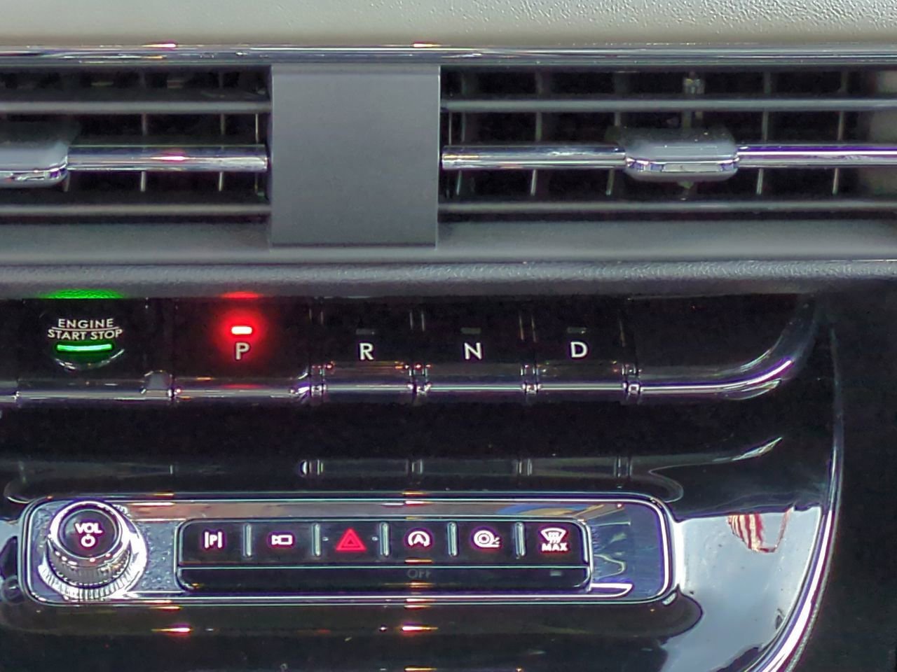 Used 2023 Lincoln Corsair Reserve w/ Towing Package image 19