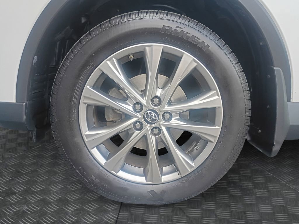Used 2016 Toyota RAV4 Limited image 23