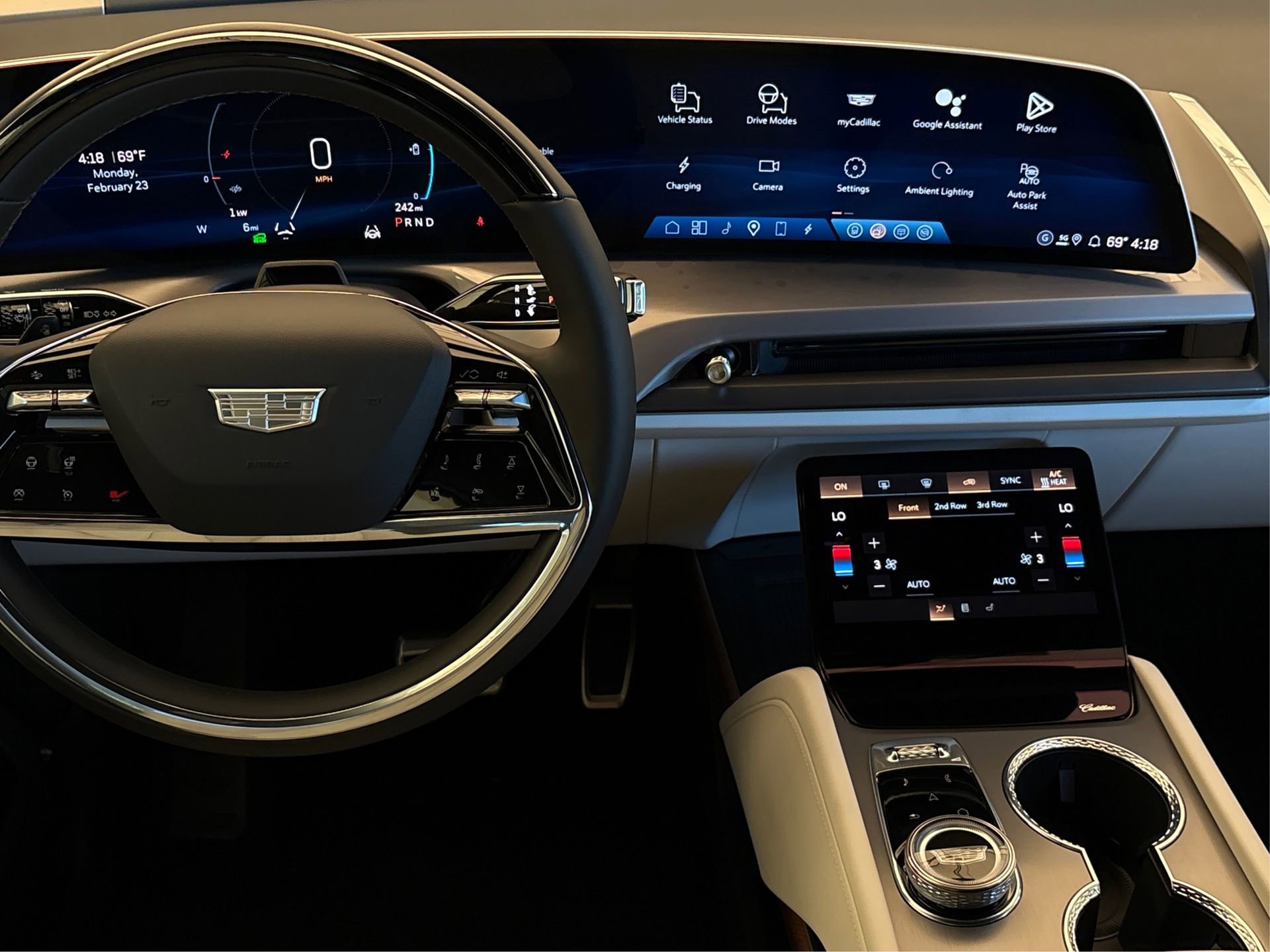 New 2026 Cadillac Vistiq Luxury image 16