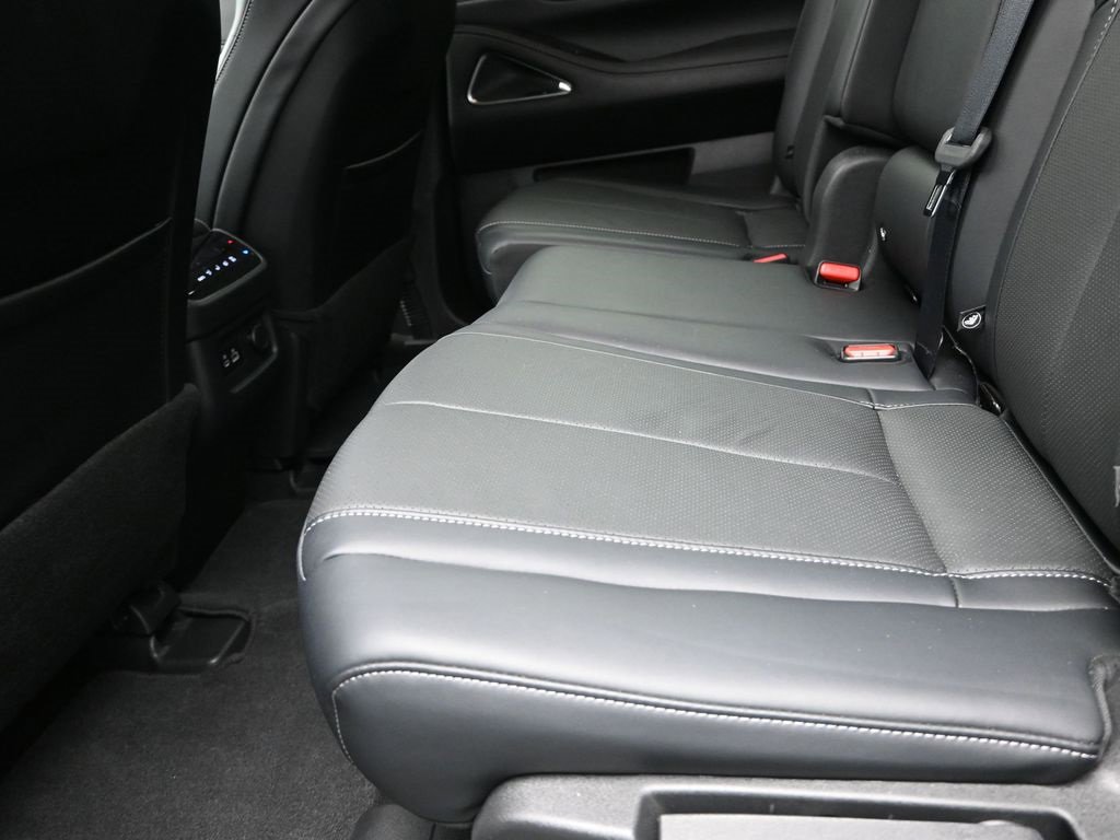 Certified 2023 INFINITI QX60 Luxe w/ Performance Audio Package image 18