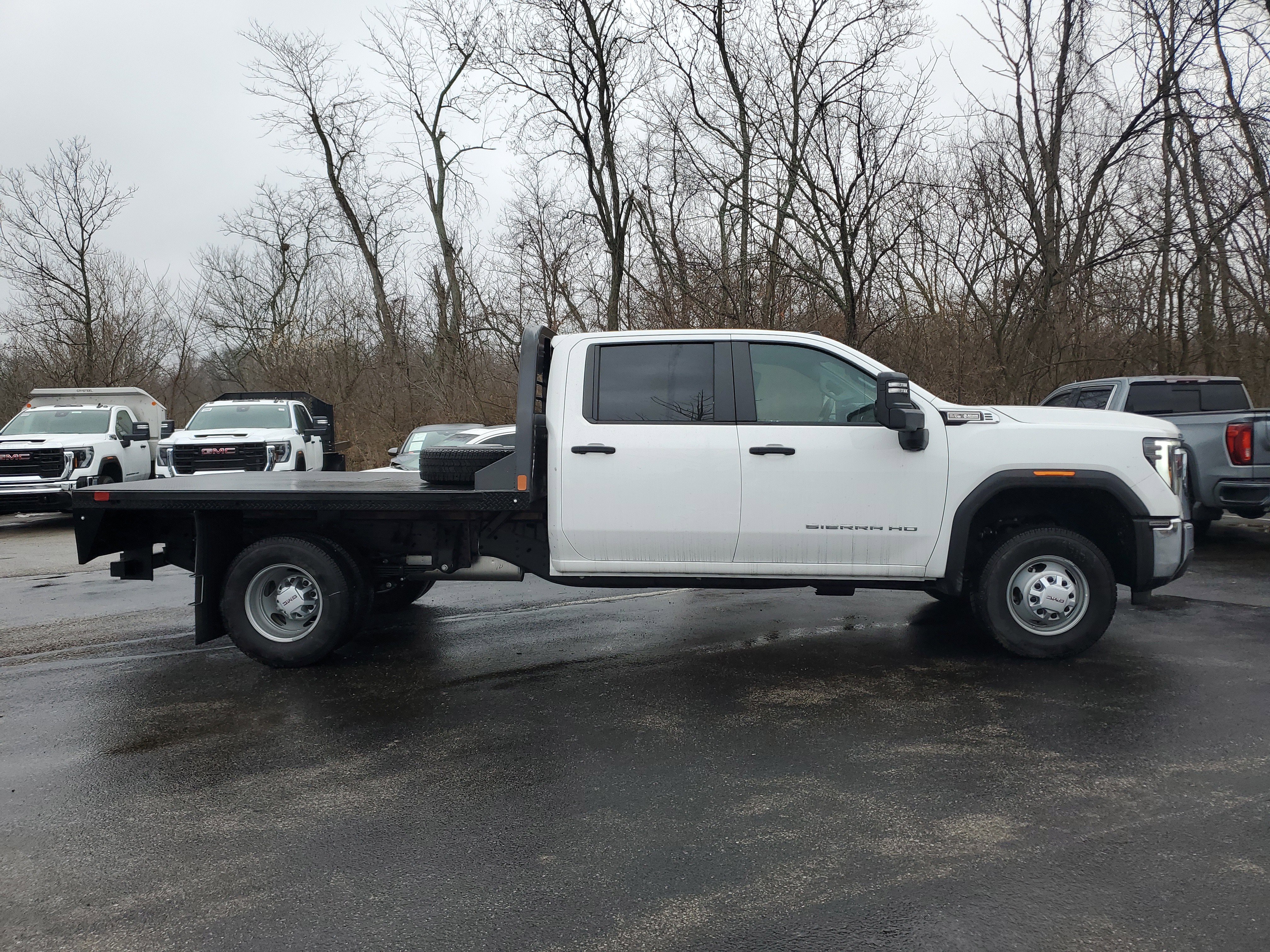 New 2025 GMC Sierra 3500 Pro w/ Convenience Package image 3