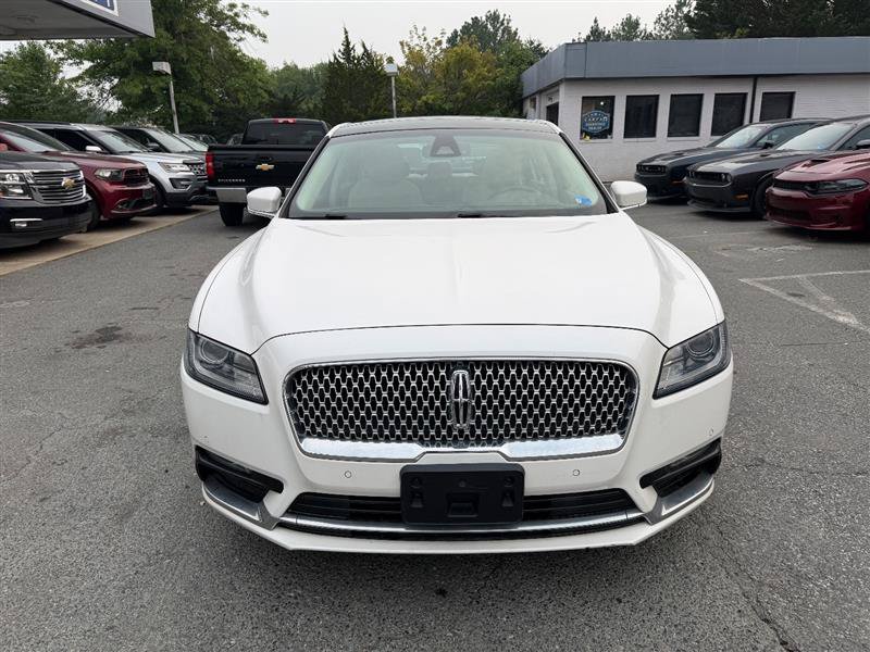 Used 2018 Lincoln Continental Select w/ Continental Climate Package AWD/4WD image 3