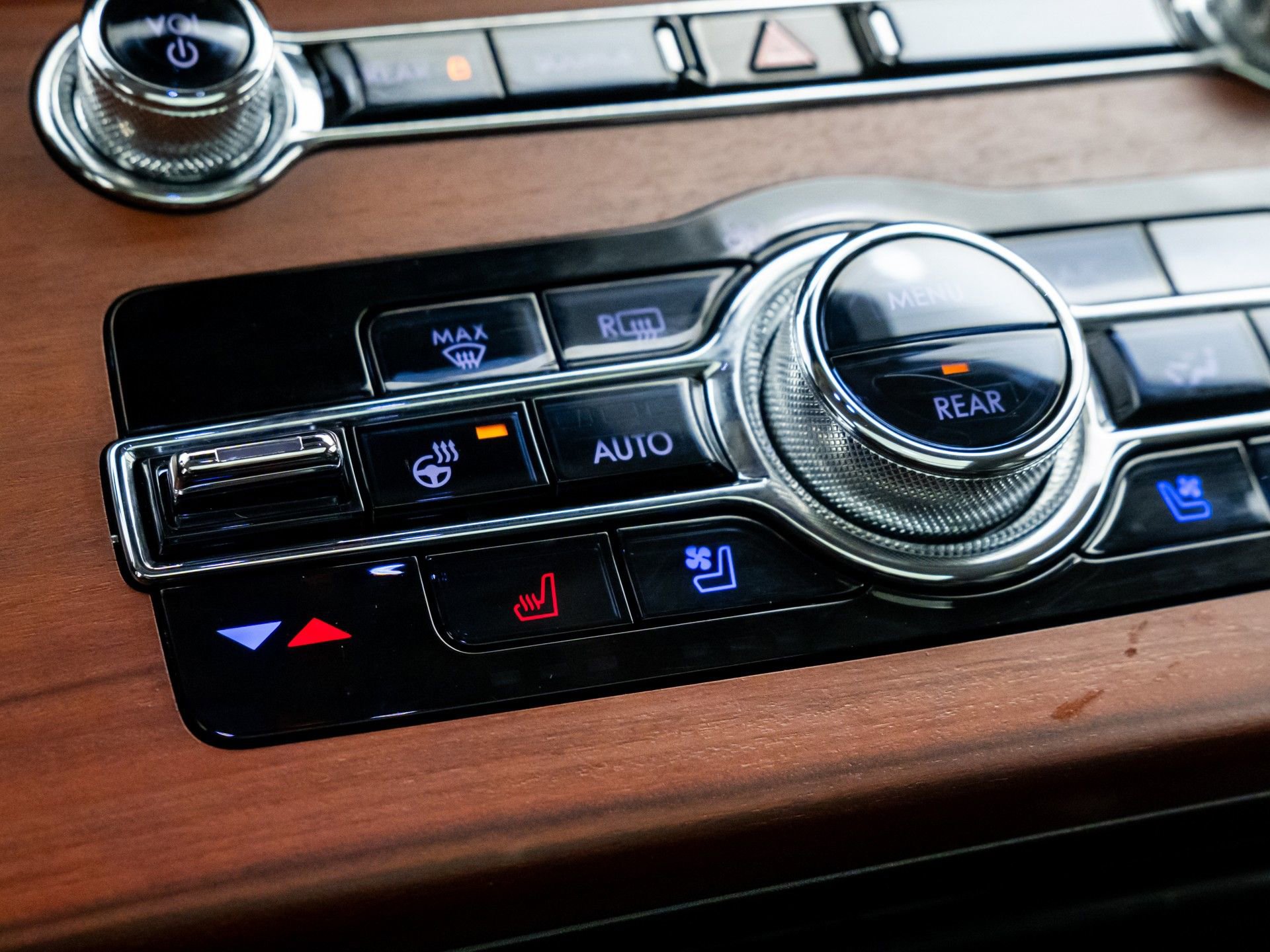 Used 2023 Lincoln Aviator Reserve w/ Equipment Group 201A image 25