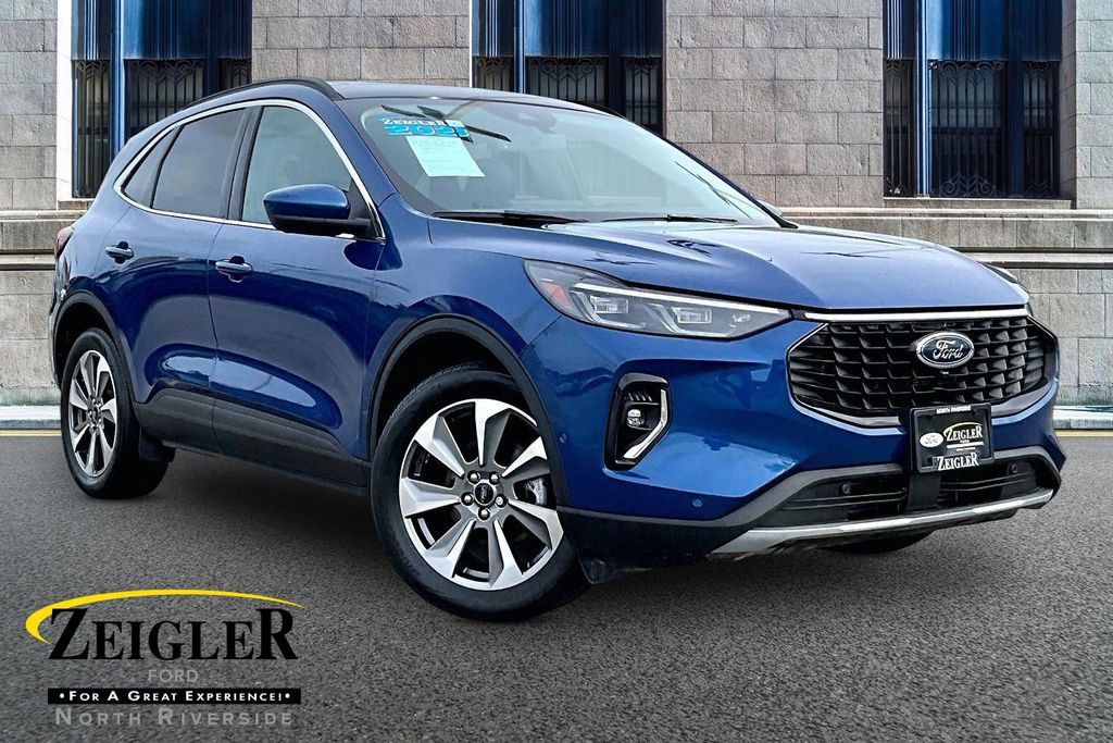 Certified 2023 Ford Escape Platinum w/ Premium Technology Package image 1