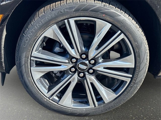 New 2026 Cadillac Optiq Luxury 2 image 9