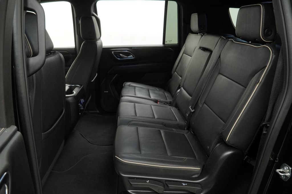 Used 2024 Chevrolet Suburban Premier image 20