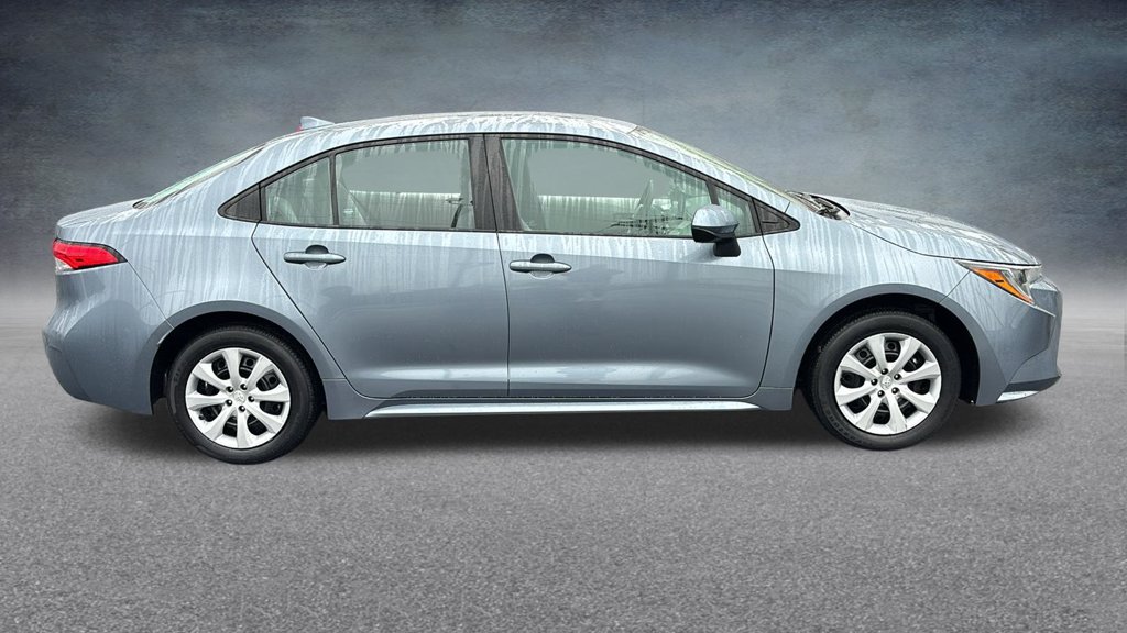 Used 2022 Toyota Corolla LE w/ Carpet Mat Package (TMS) FWD image 24
