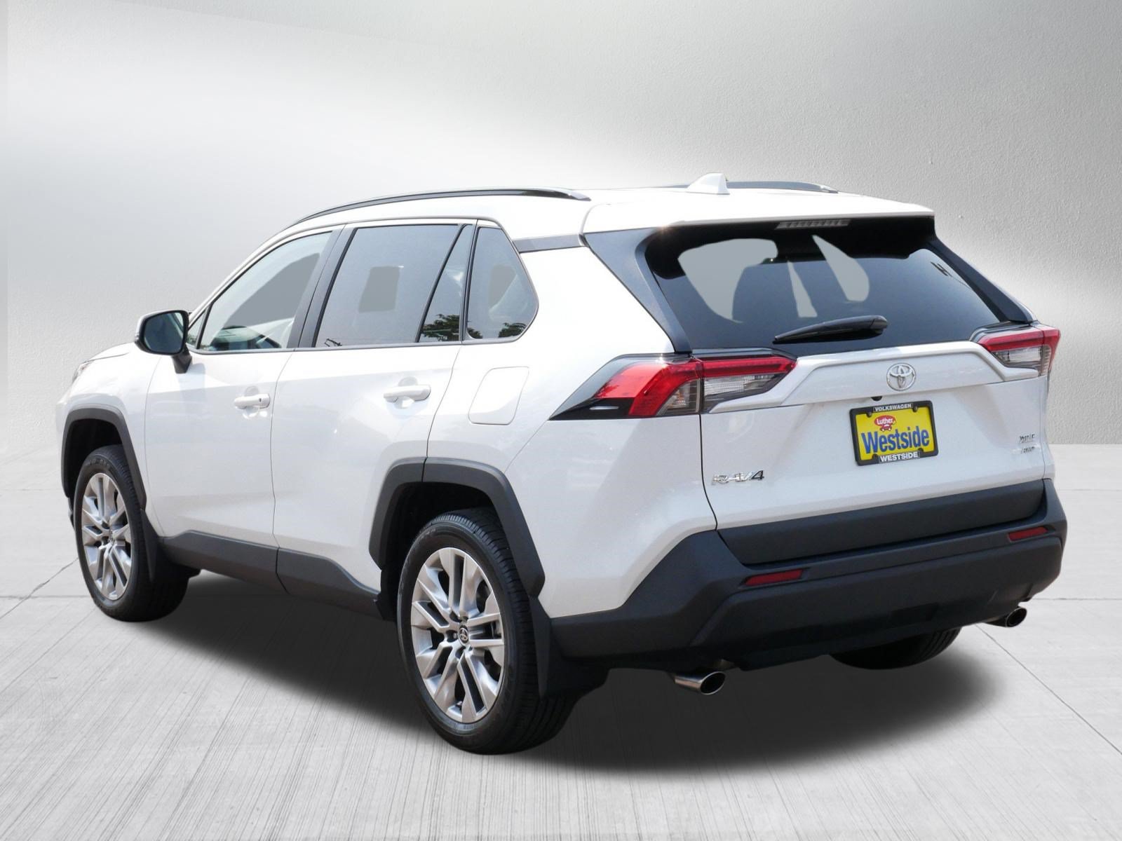 Used 2025 Toyota RAV4 XLE Premium w/ Weather Package AWD/4WD image 5