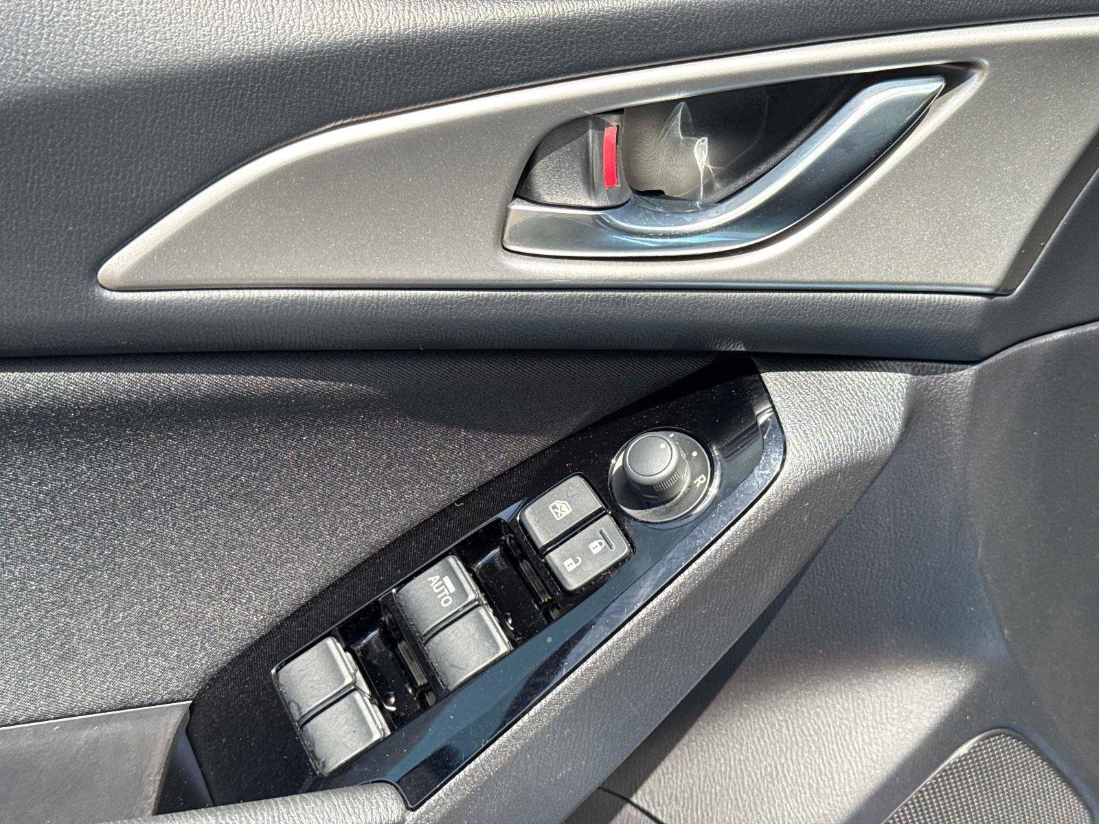 Used 2018 MAZDA MAZDA3 Sport w/ Preferred Equipment Package image 16