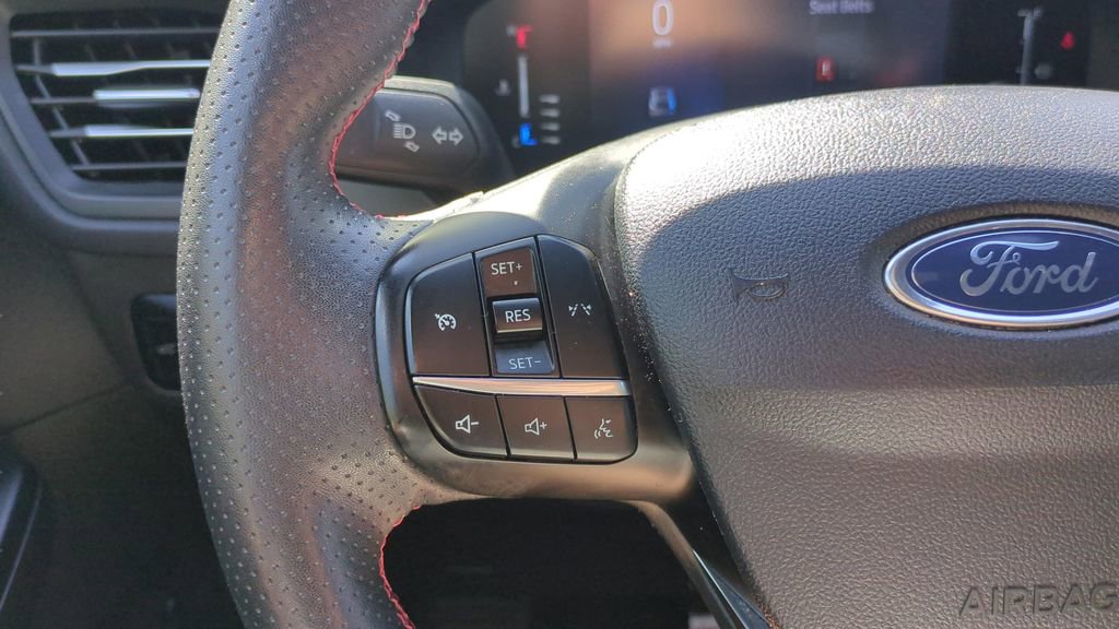 Used 2024 Ford Escape ST-Line w/ Cold Weather Package image 32