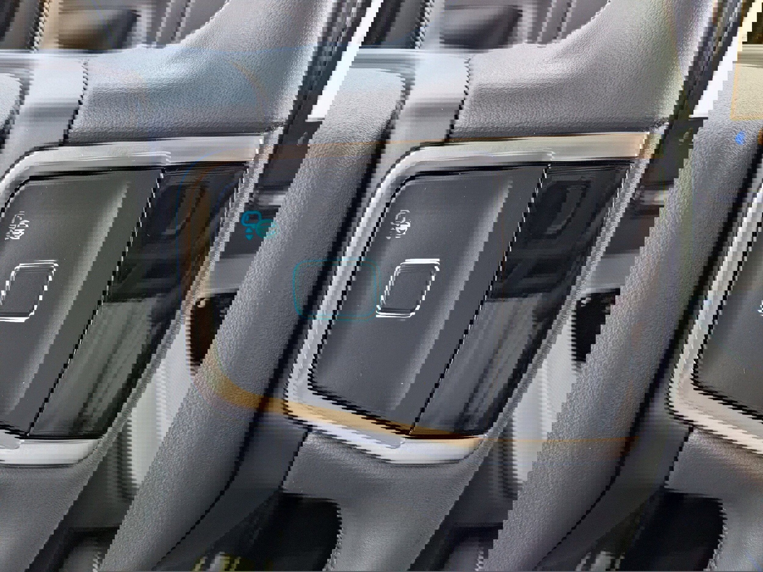 New 2025 Ford Expedition Active image 25