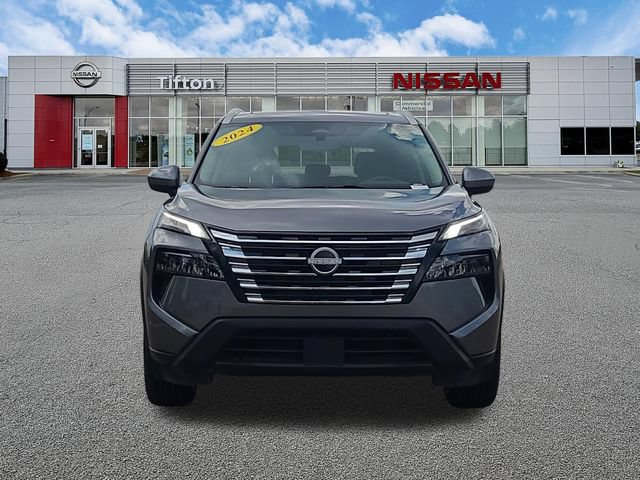 Used 2024 Nissan Rogue SV w/ SV Premium Package FWD image 2