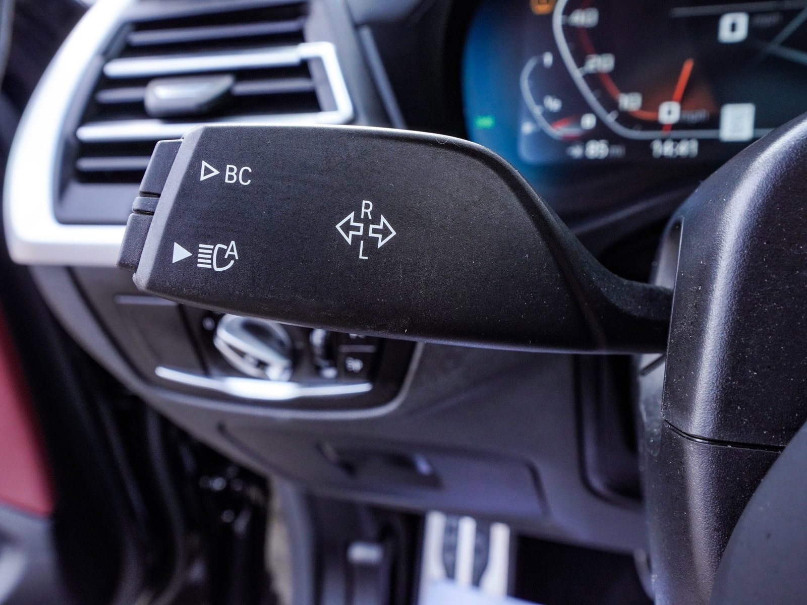 Used 2024 BMW X4 M40i image 31