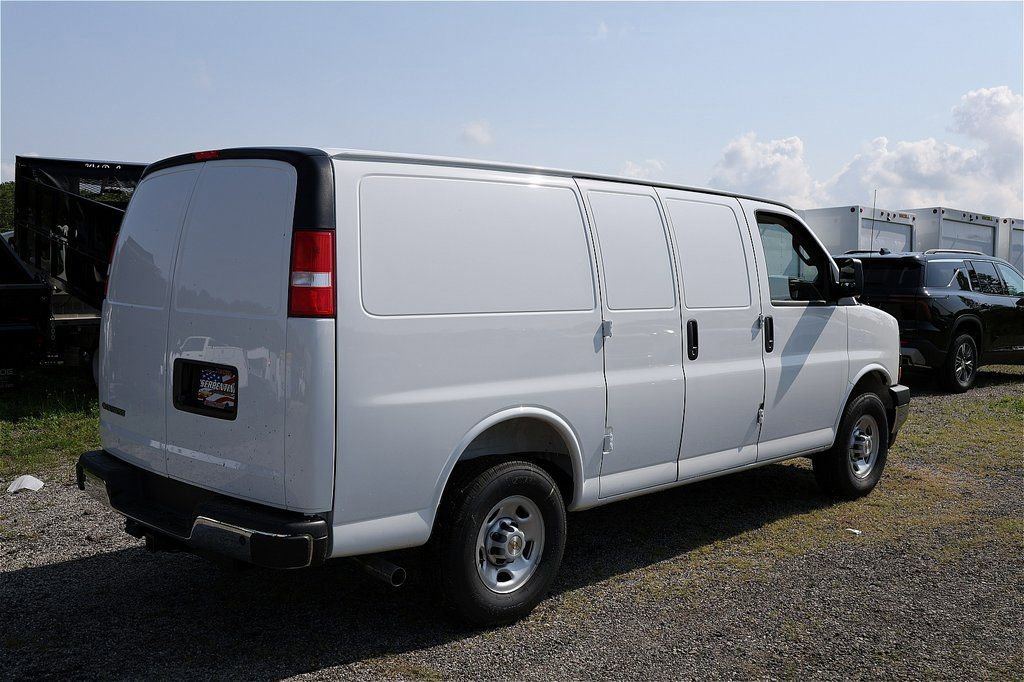 New 2025 Chevrolet Express 3500 w/ Driver Convenience Package RWD image 22