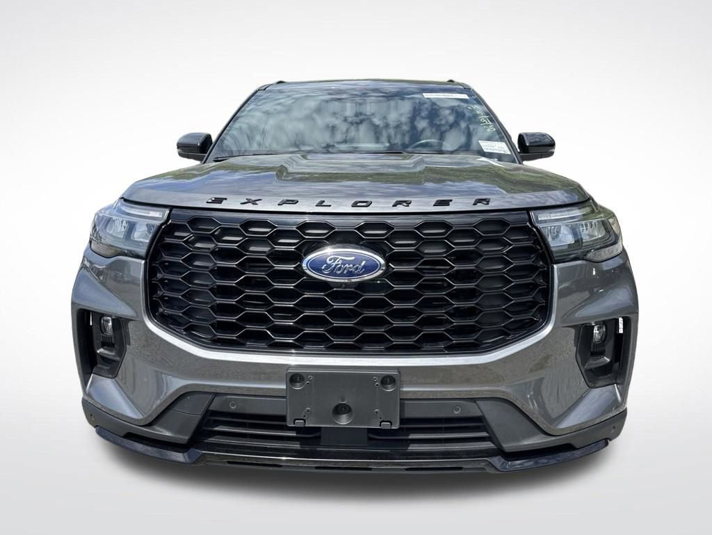 Used 2025 Ford Explorer ST-Line w/ ST-Line Street Pack AWD/4WD image 11