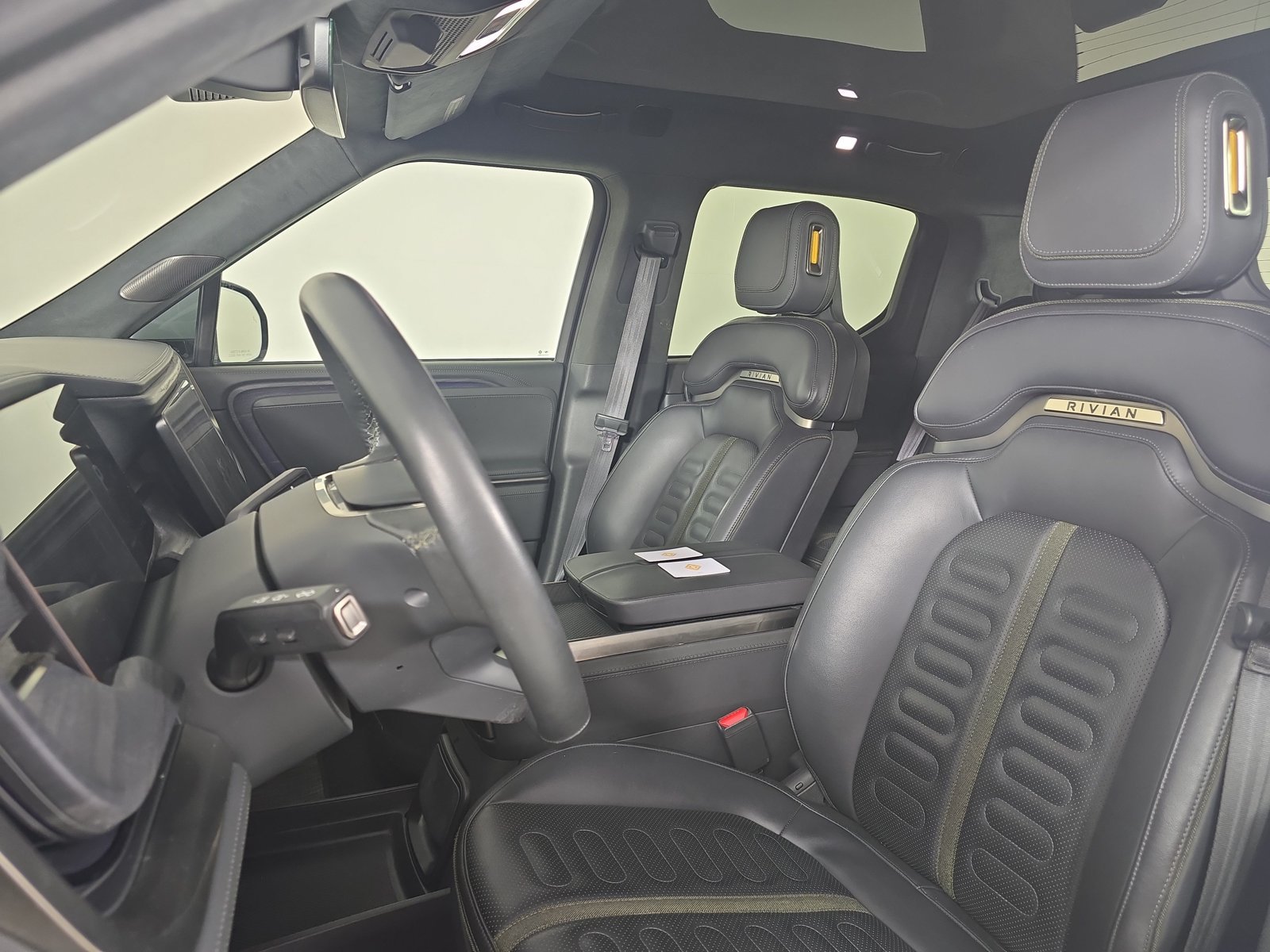 Used 2024 Rivian R1T Adventure Dual AWD/4WD image 20