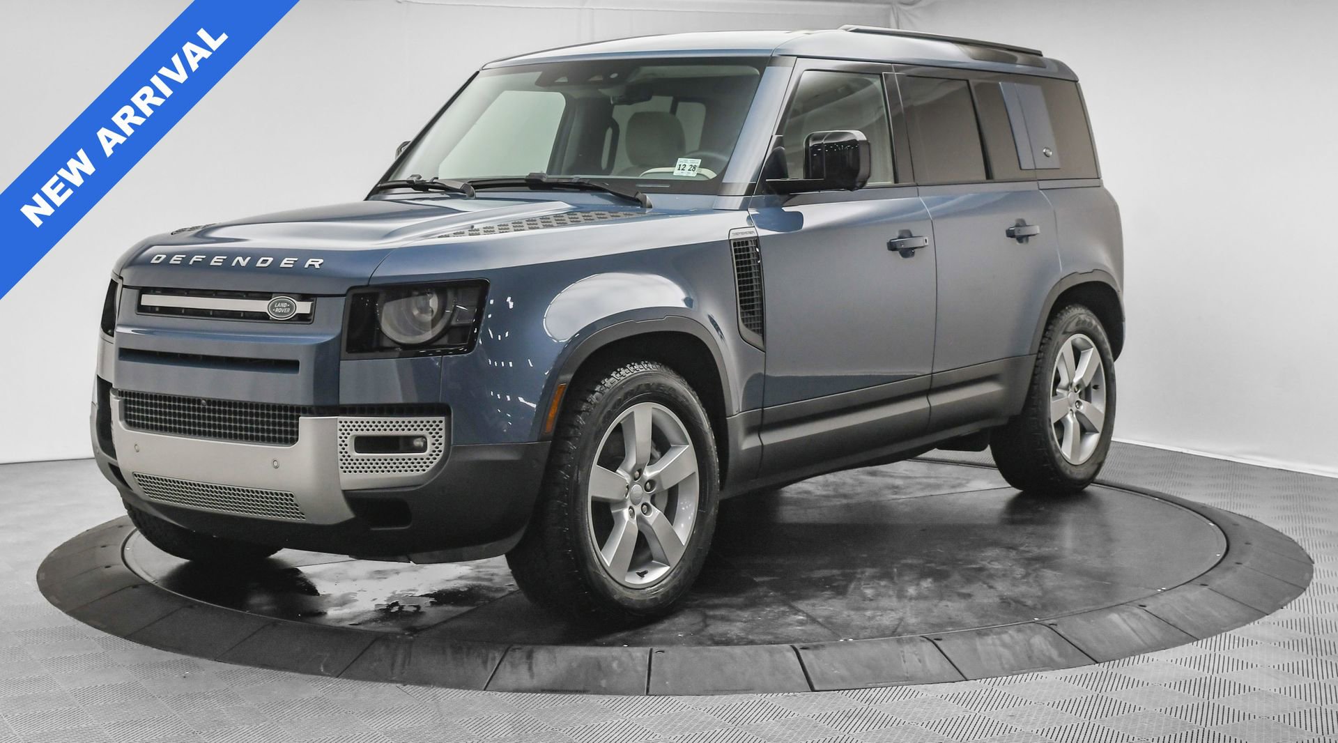 Used 2024 Land Rover Defender 110 S image 3