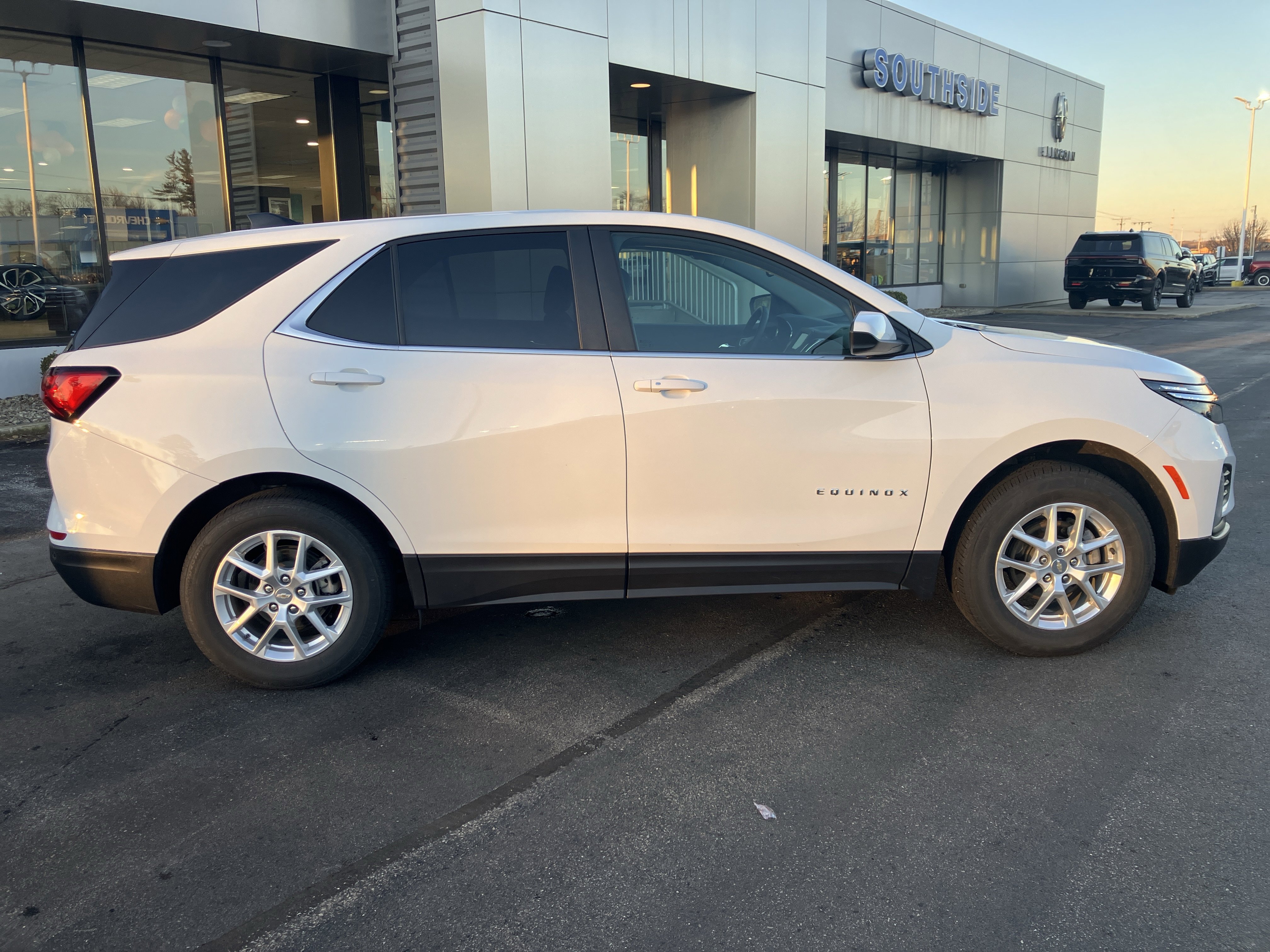 Used 2024 Chevrolet Equinox LT image 8