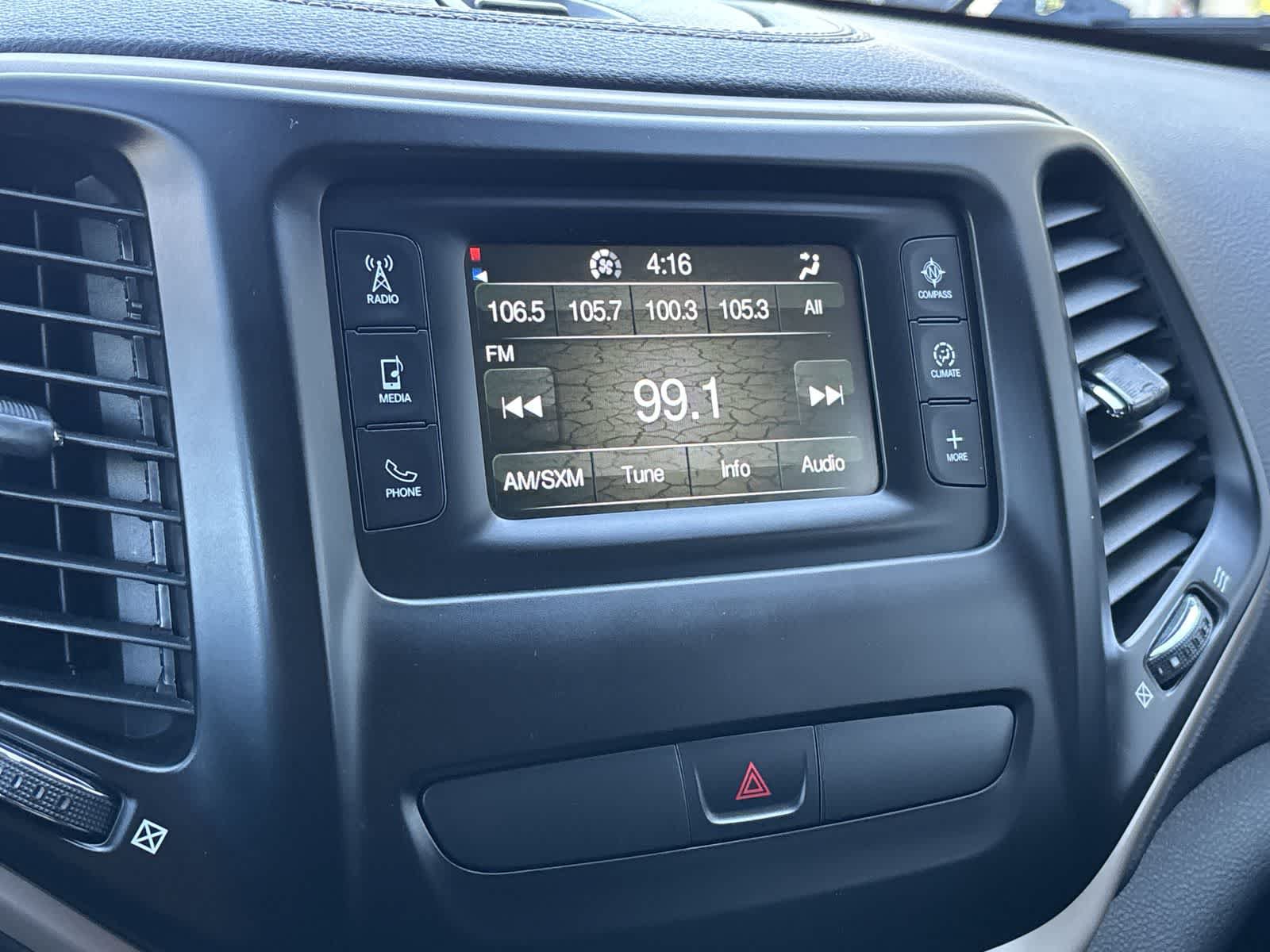 Certified 2018 Jeep Cherokee Latitude w/ Altitude Package AWD/4WD image 18